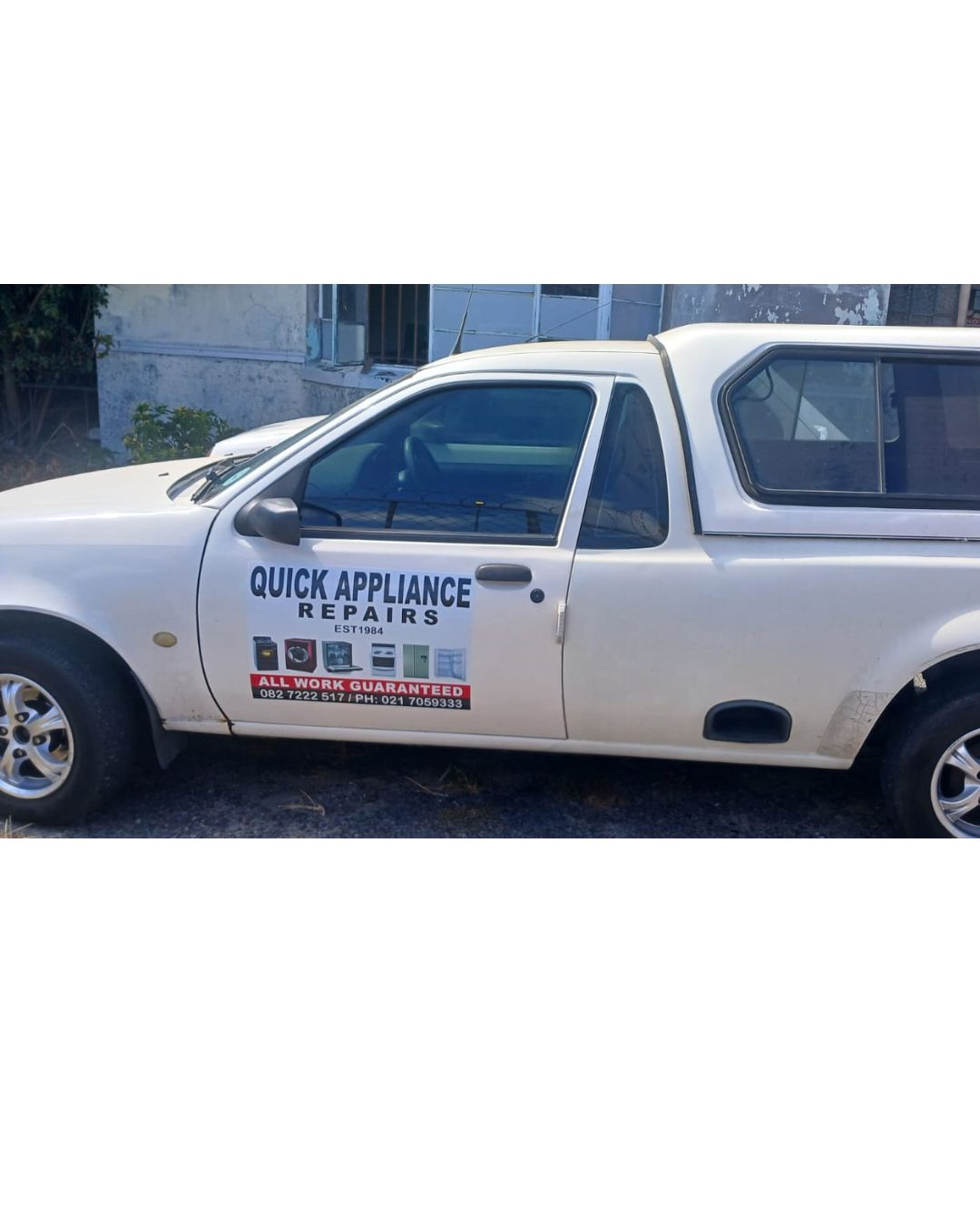 Magnetic vehicle signs